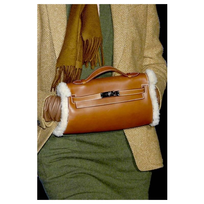 Hermes Kelly Teddy Pochette Veau Doblis Suede & Mouton Shearling Muff RARE For Sale 2