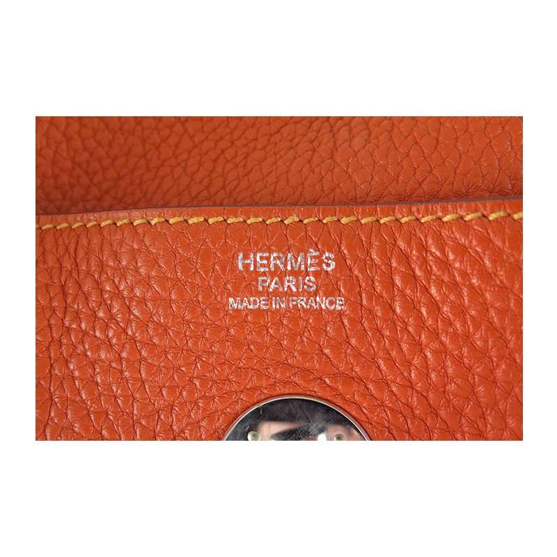 Hermes Lindy 30 Eclat Bicolor Orange Moutard Clemence Leather Bag - RARE In Excellent Condition For Sale In Singapore, SG