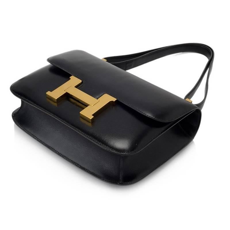 Women's or Men's Hermes Black Box Calf Leather Constance 23cm Shoulder Bag For Sale