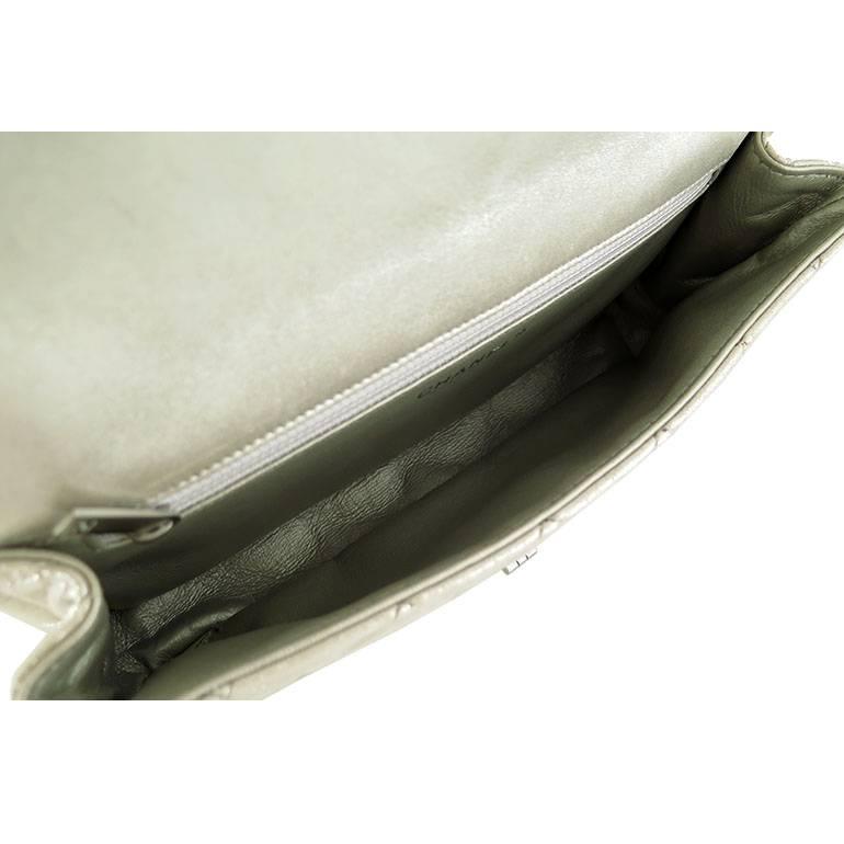 Beige Chanel Reissue Silver Iridescent Calfskin 10inch Medium Clutch For Sale