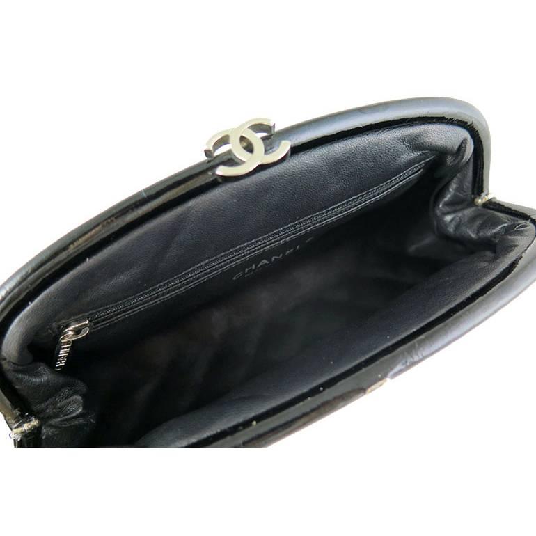 Chanel Black Distressed Patent Leather CC Timeless Clutch Bag In Excellent Condition For Sale In Singapore, SG
