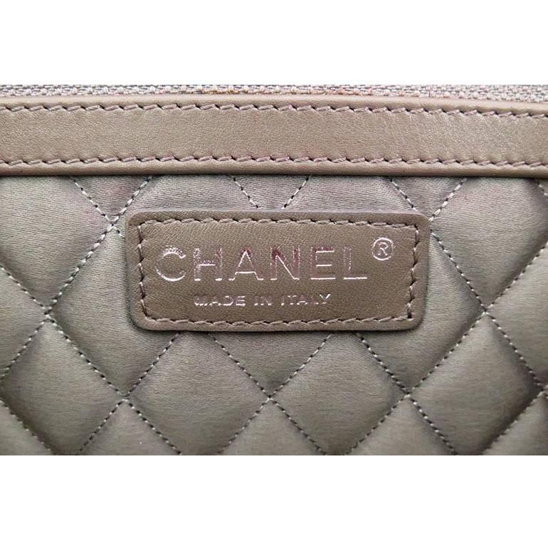 Women's Chanel Red Lambskin Chain Around 10inch Medium 2.55 Seasonal Flap Bag For Sale