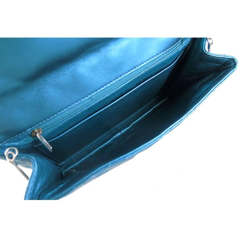 Chanel Jumbo Reissue 226 Metallic Blue Lambskin Evening Bag For Sale 1