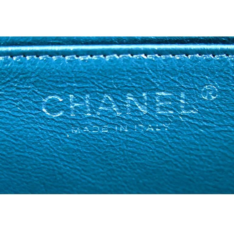 Chanel Jumbo Reissue 226 Metallic Blue Lambskin Evening Bag For Sale 2