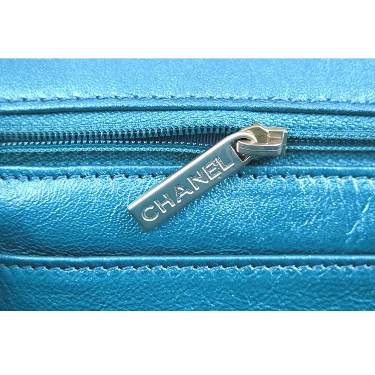 Chanel Jumbo Reissue 226 Metallic Blue Lambskin Evening Bag For Sale 3