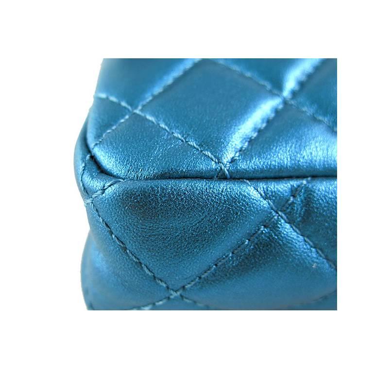 Chanel Jumbo Reissue 226 Metallic Blue Lambskin Evening Bag For Sale 4