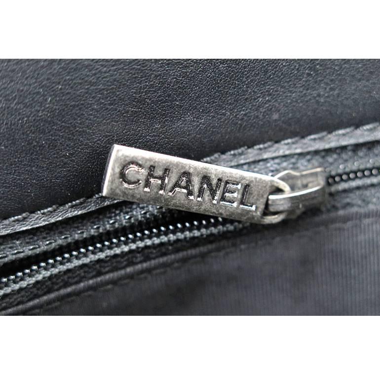 Chanel Boy Black Patent Medium Evening Flap Bag  For Sale 3