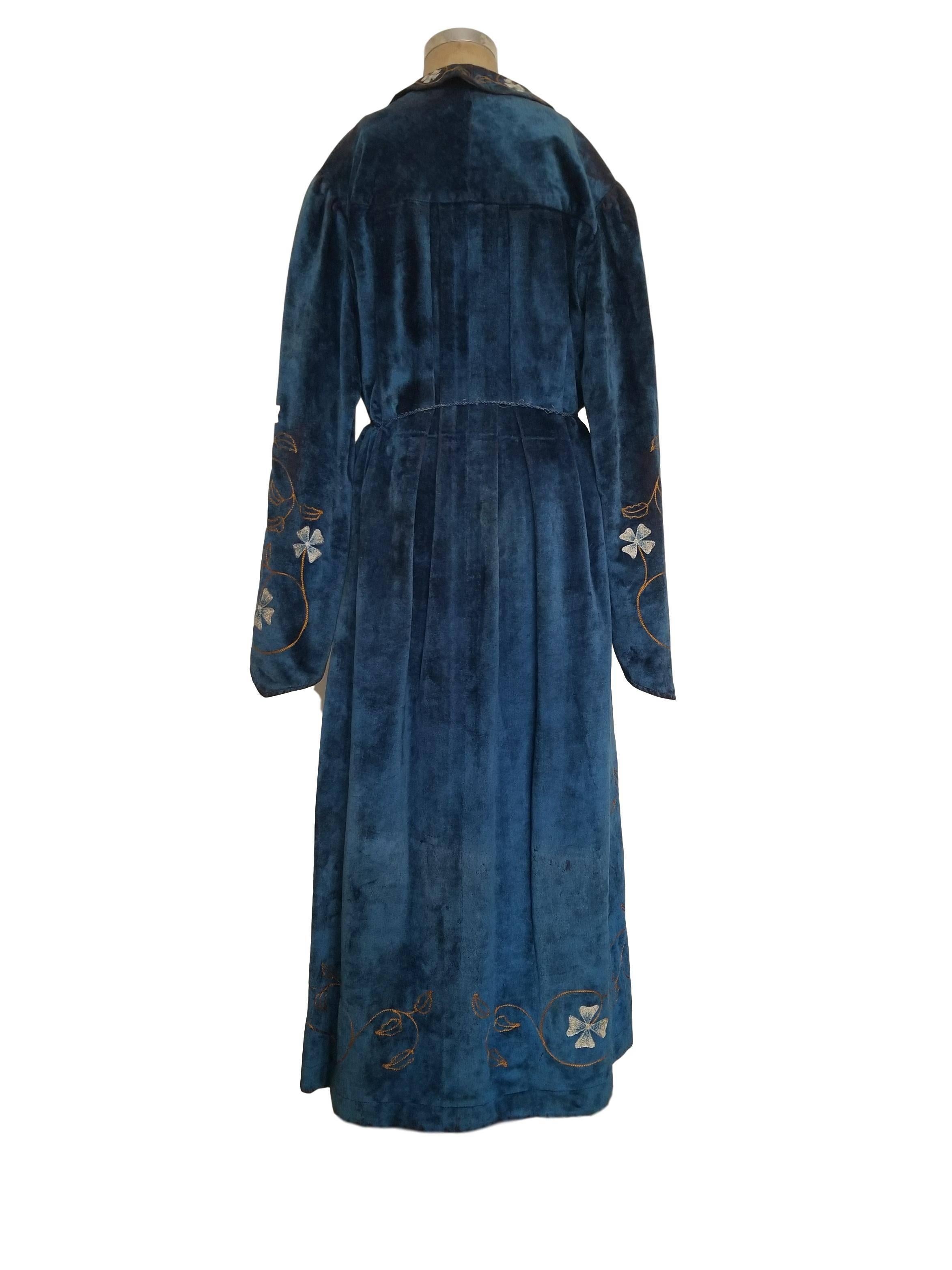 Black CE Ward Antique Edwardian Velvet Cotton Embroidered Floral Blue Coat Robe Game O