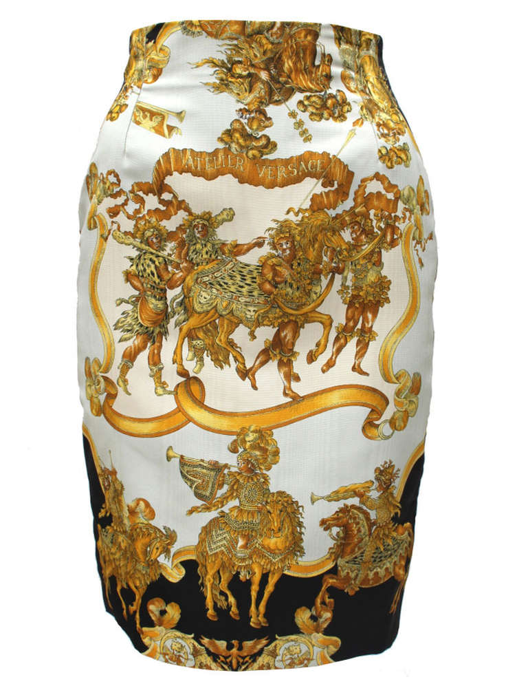Gianni Versace Couture silk Atelier print skirt from the Spring/Summer 1992 collection.

Marked an Italian 40.

Manufacturer - Alias S.p.a.

Fabric content - 100% silk