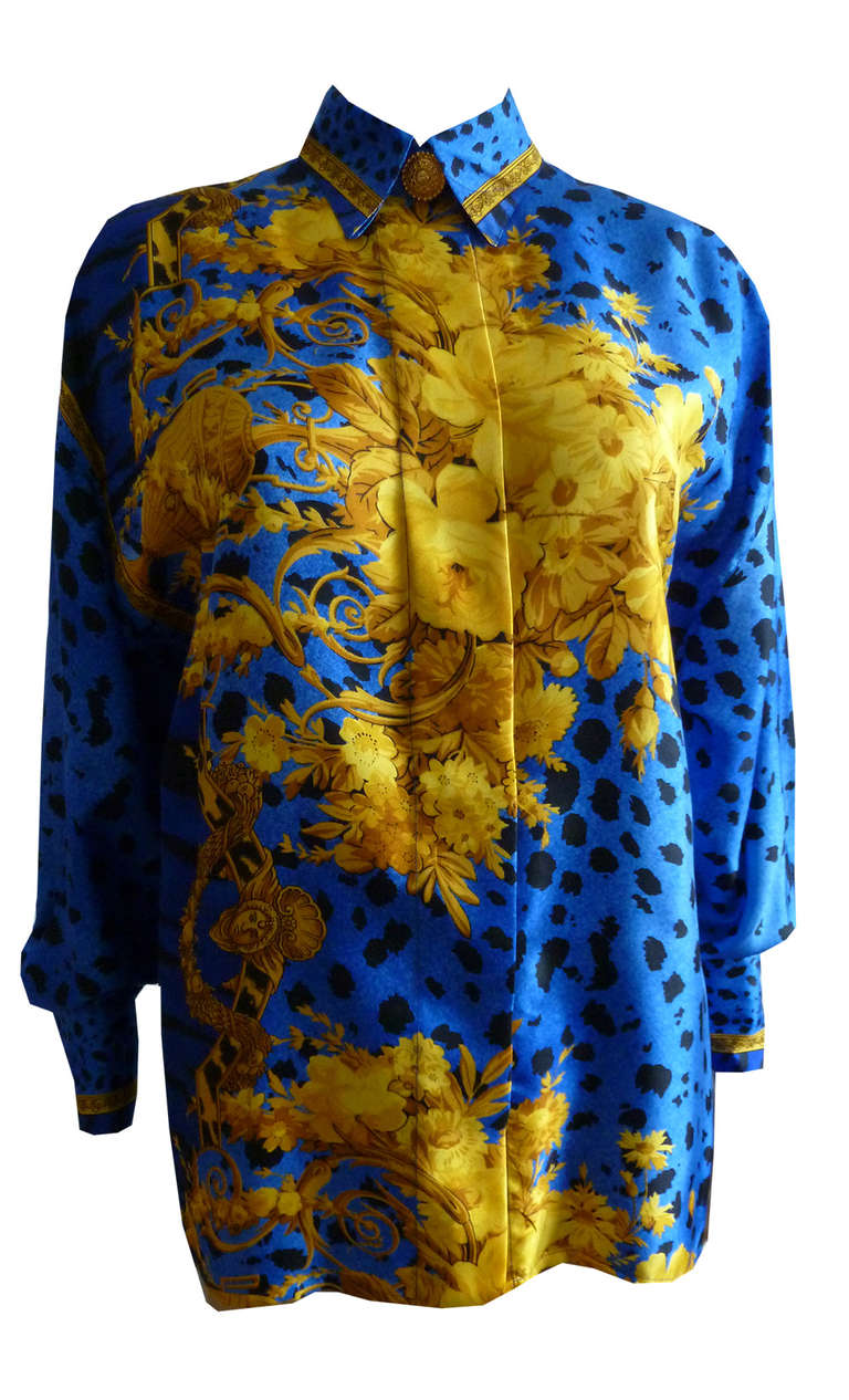 Gianni Versace Couture Baroque leopard print silk blouse from the Autumn/Winter 1992 collection.

Marked an Italian 42.

Manufacturer - Alias S.p.a.