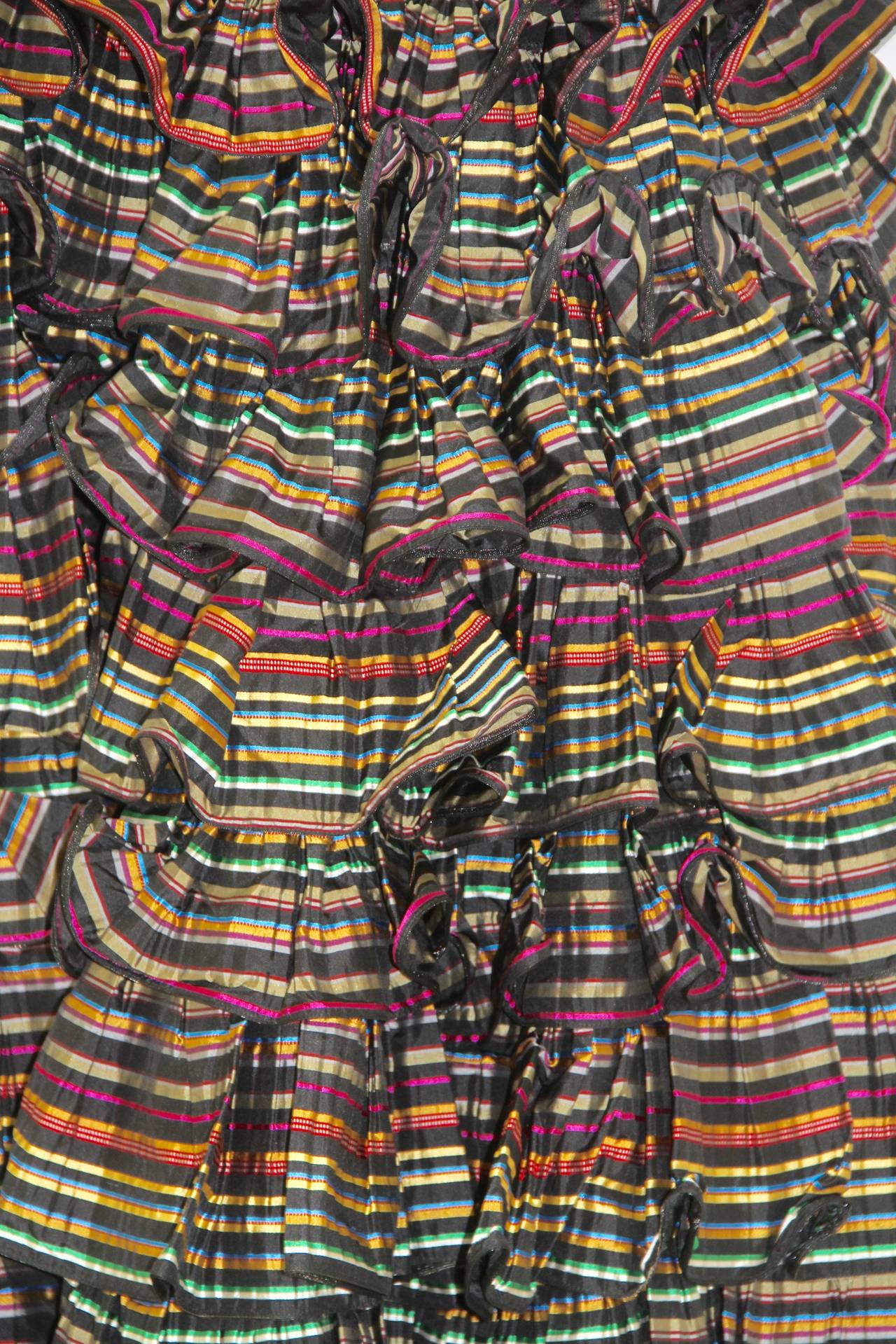 An important Oscar De La Renta 1980's tiered boho gypsy silk printed skirt.

Marked a 6 (US).