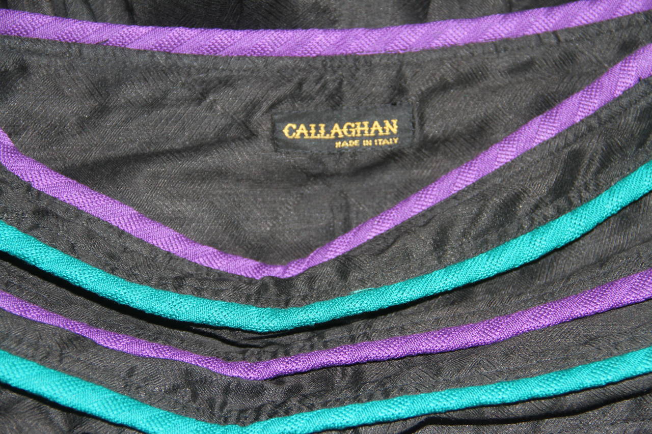 A very rare Gianni Versace For Callaghan Boho inspired silk and linen skirt from the 1970's.

Marked an Italian size 40.

Fabric content - 50% silk / 50% linen
