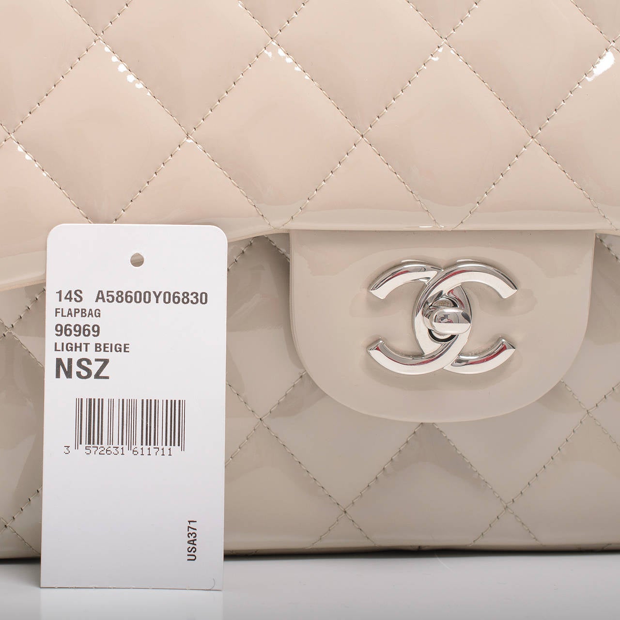 Chanel Light Beige Quilted Patent Jumbo Classic Double Flap Bag 3