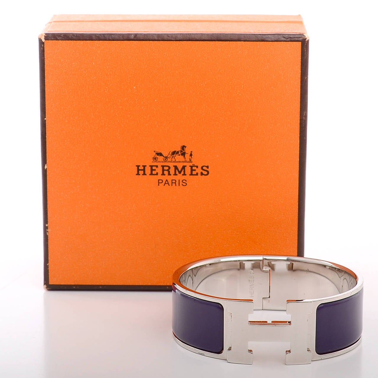 Women's Hermes Prune Clic Clac H Wide Enamel Bracelet PM For Sale