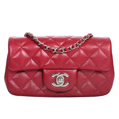 Chanel Sac à rabat extra miniature matelassé en caviar glacé rose foncé