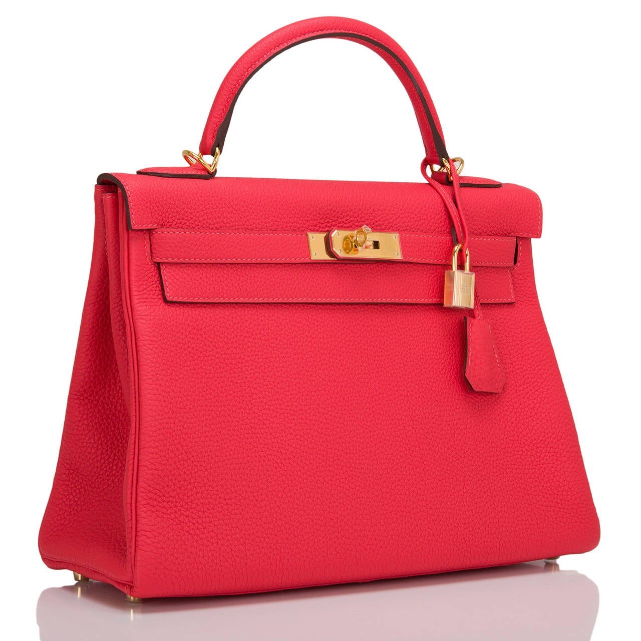 Hermes Rouge Pivoine Togo Kelly 32cm Gold Hardware In New Condition In New York, NY