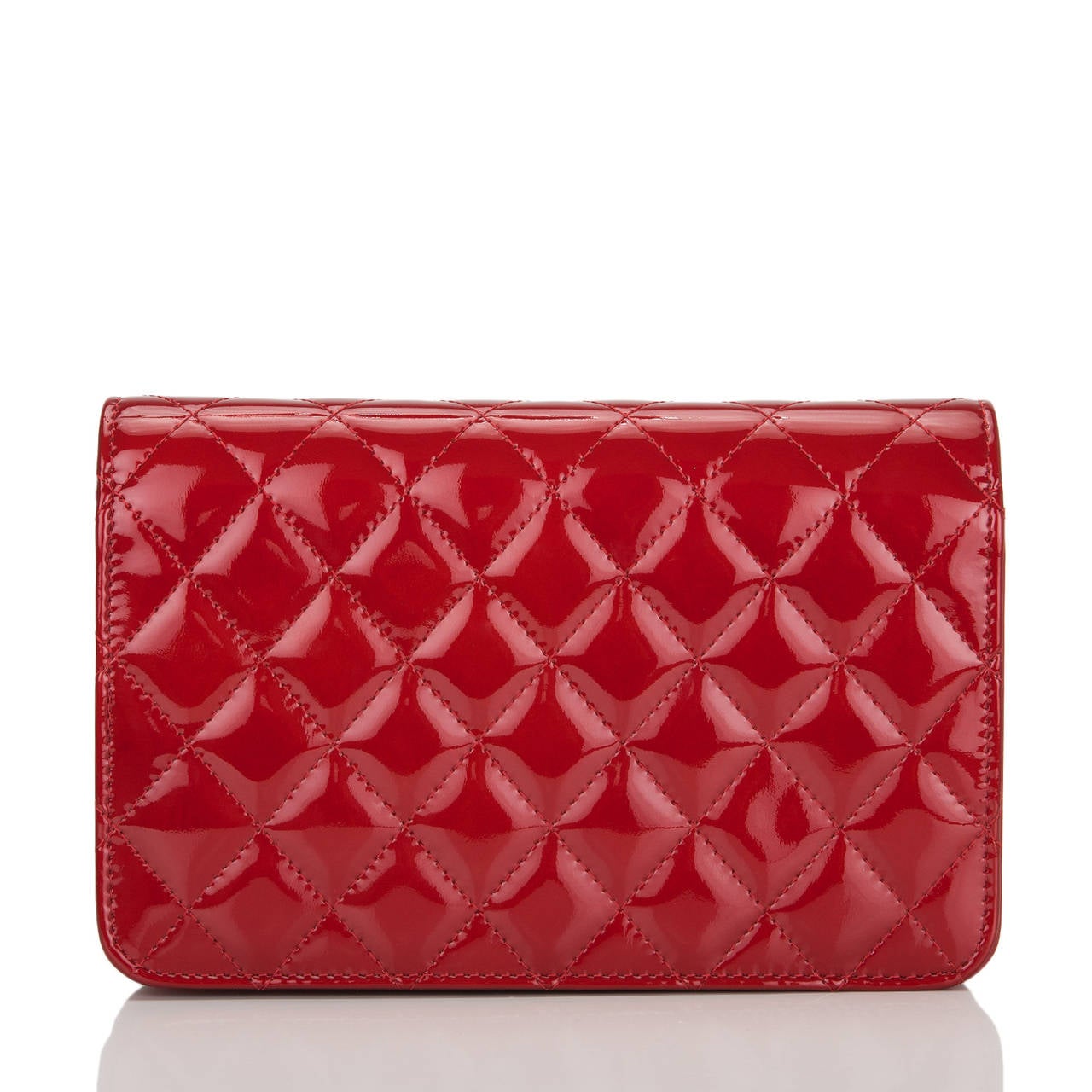 Chanel Red Quilted Patent CC Wallet On Chain (WOC) In New Condition In New York, NY