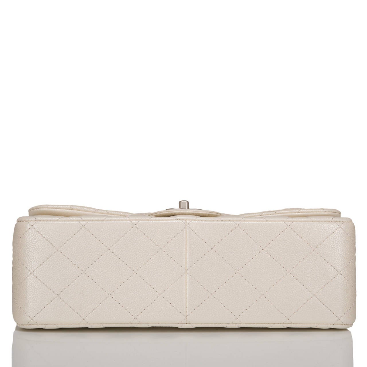 Chanel Pearlescent Ivory Quilted Caviar Jumbo Classic Double Flap Bag In New Condition In New York, NY