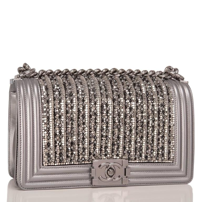 CC MEDIUM 25 BOY BAG IN BLACK LAMBSKIN SILVER HARDWARE