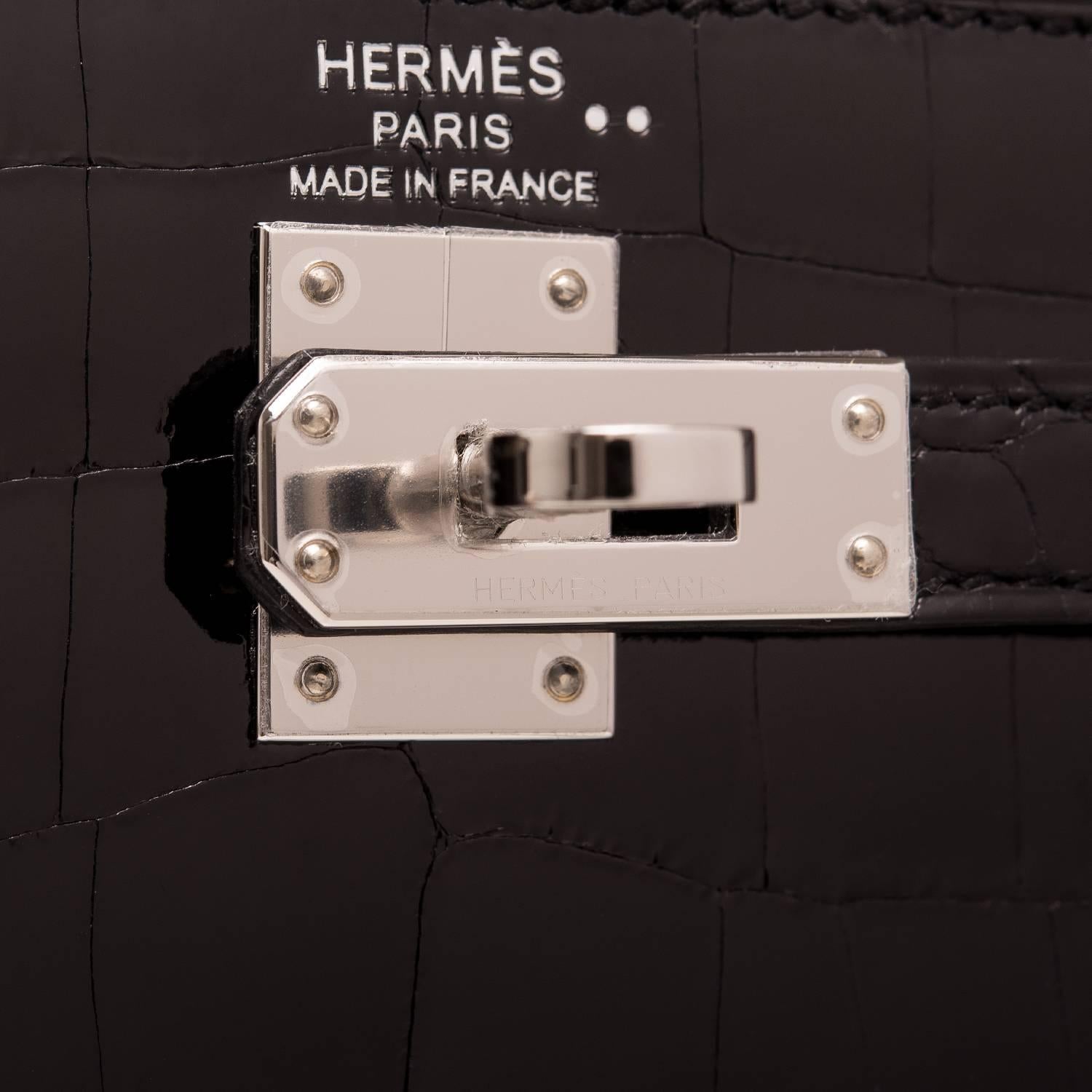 Women's Hermes Black Shiny Niloticus Crocodile Kelly Sellier 25cm For Sale
