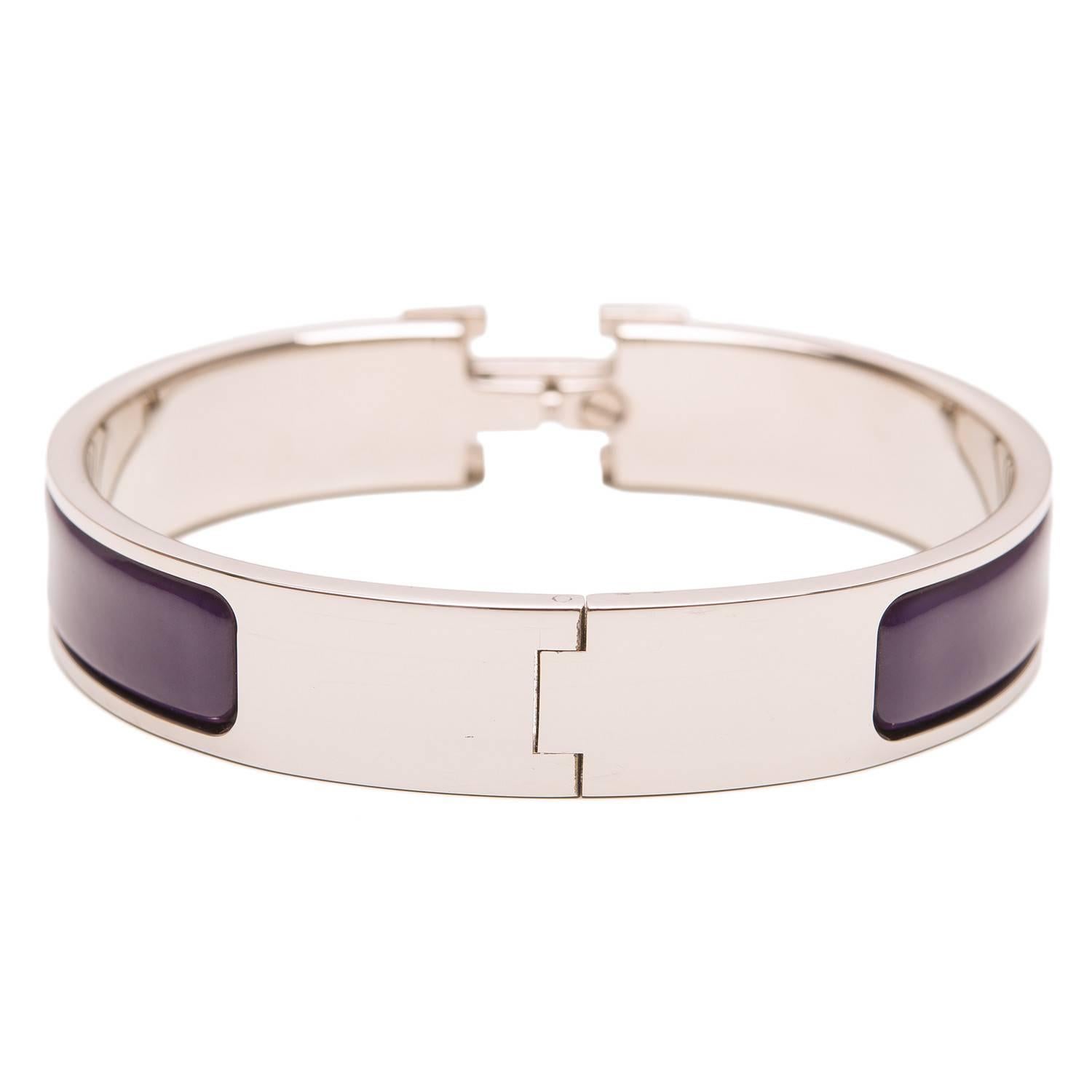 Hermes Prune Clic Clac H Narrow Enamel Bracelet PM In Excellent Condition For Sale In New York, NY