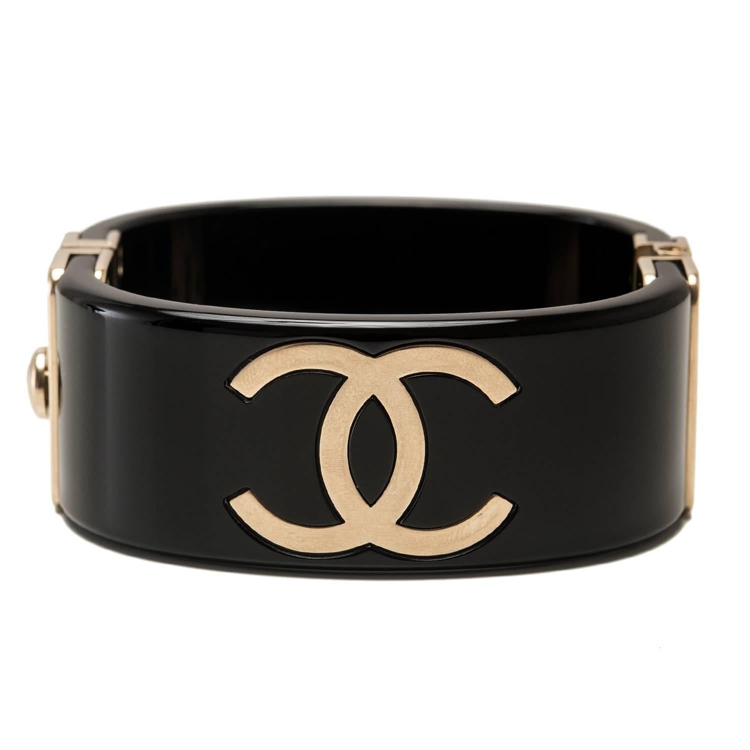 Chanel Runway Black and Gold CC Logo Cuff Bracelet For Sale