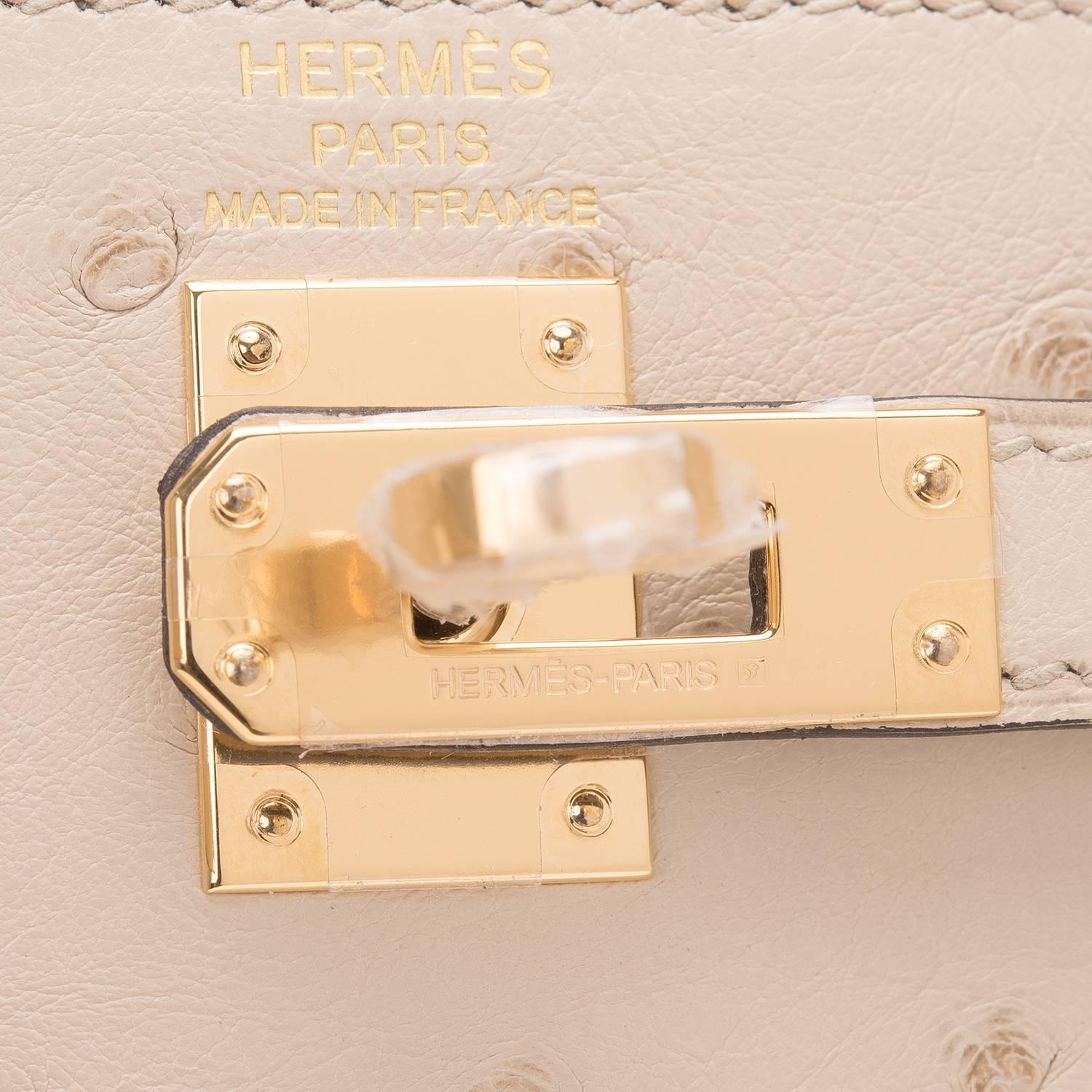 Hermes Parchemin Ostrich Sellier Kelly 25cm Gold Hardware In New Condition In New York, NY
