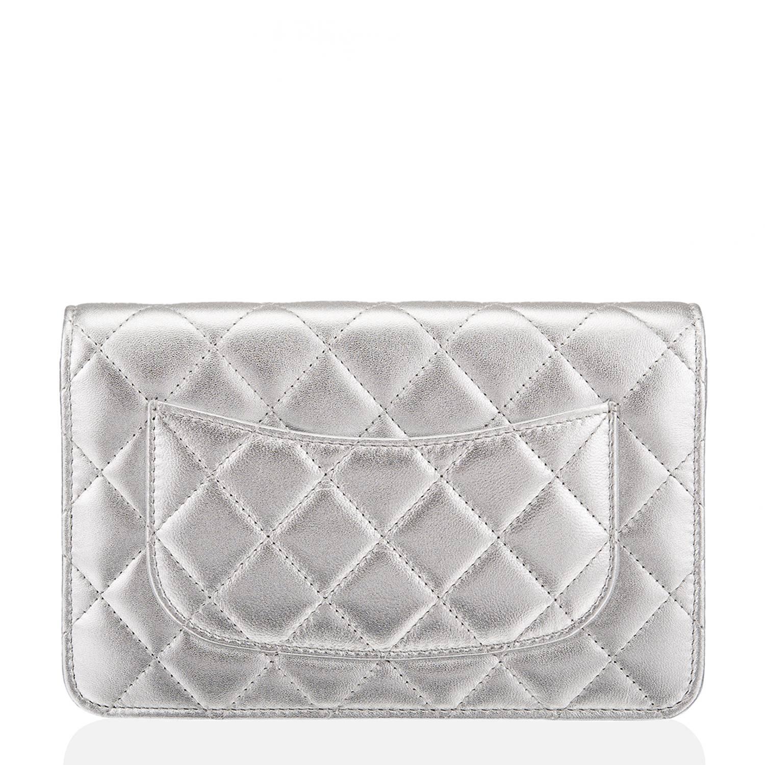 Chanel Silver Quilted Lambskin Wallet On Chain (WOC) In New Condition In New York, NY