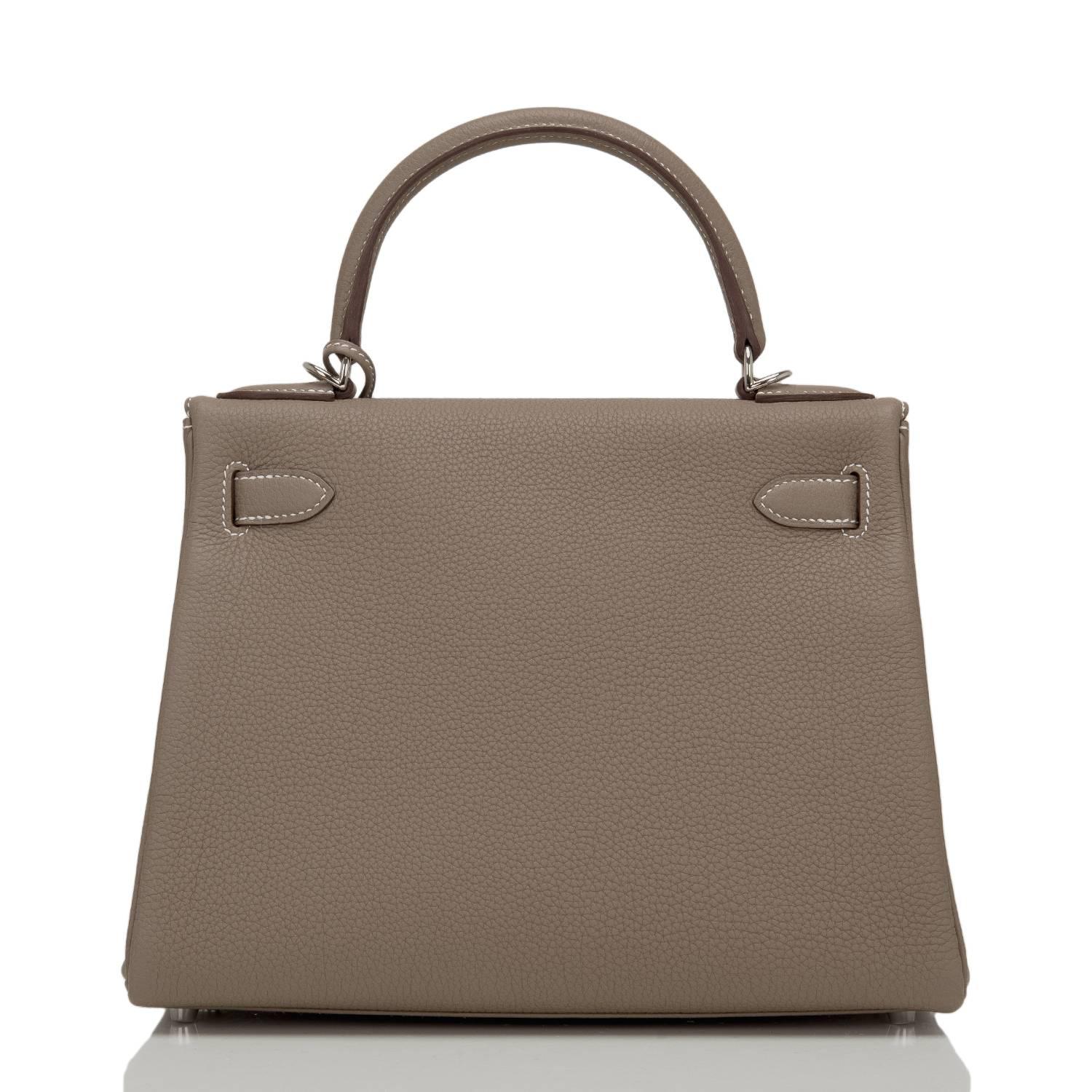 Hermes Etoupe Togo Retourne 28cm Palladium Hardware Kelly Bag In New Condition For Sale In New York, NY