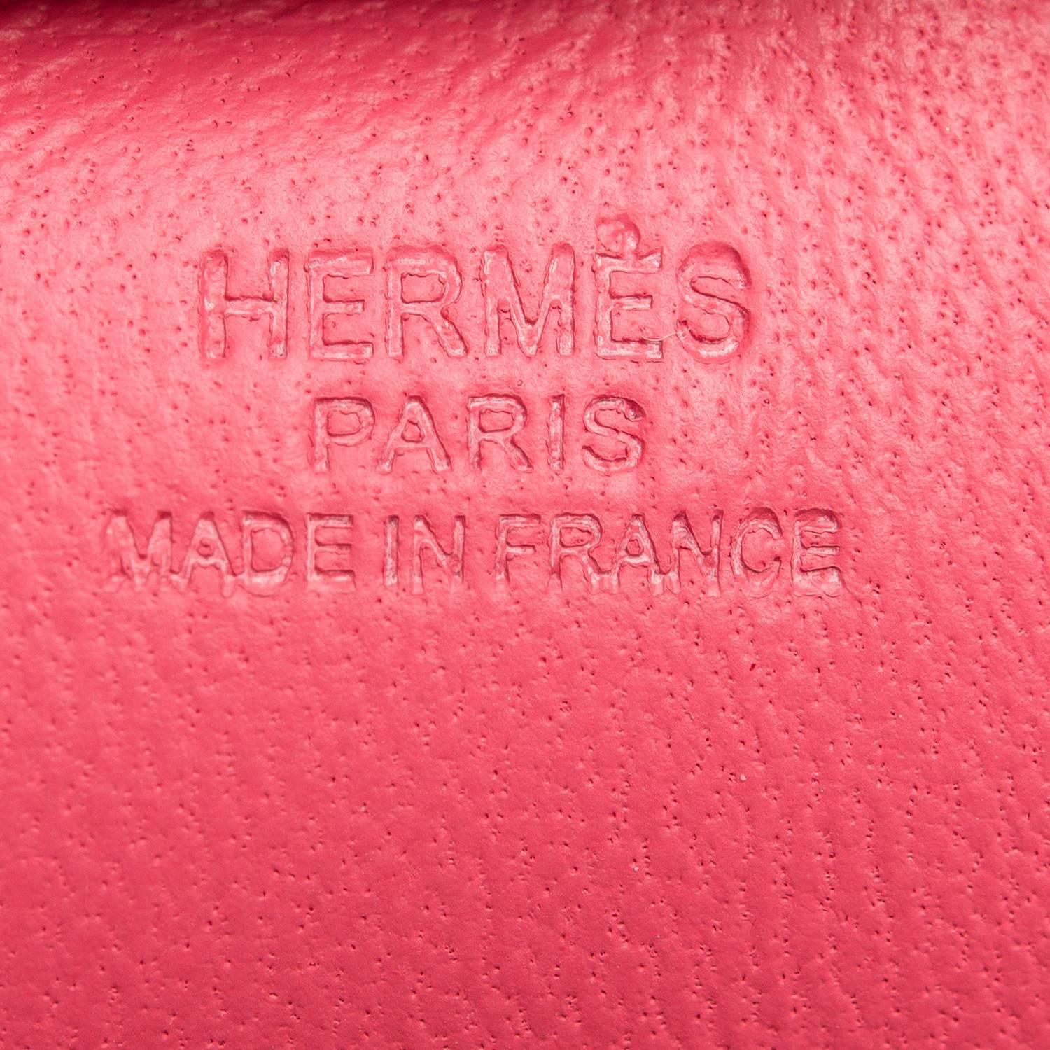 Hermes Grigri Rodeo bag charm in size MM.
 
This charm is made of Rose Azalea Milo lambskin leather and accented with a Orange Poppy mane and tail and a red saddle and holder.

Origin: France
 
Condition: Never carried
 
Accompanied by: Hermes box