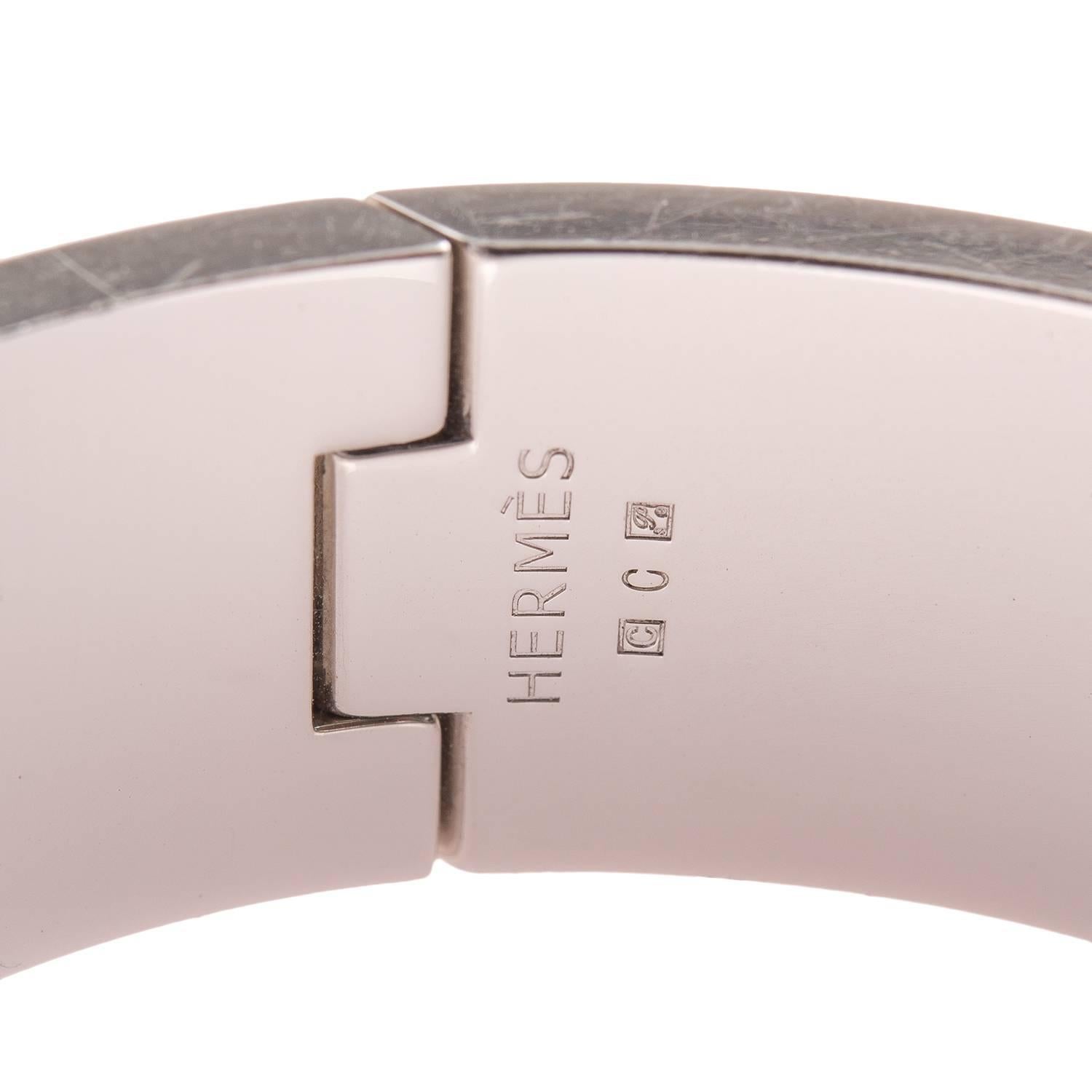 Women's Hermes Vintage Printed Enamel Stainless Steel Bracelet PM (65) For Sale