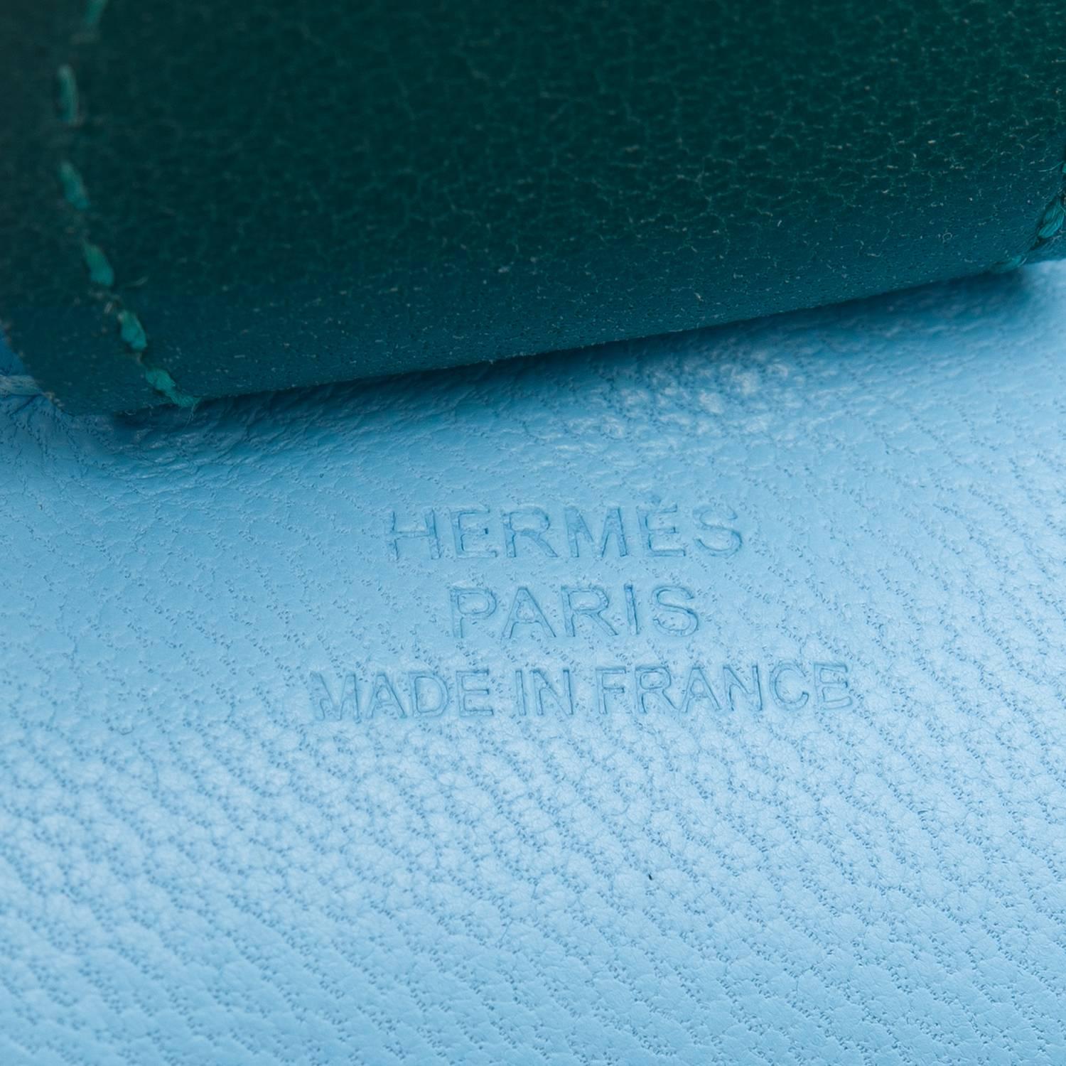 Hermes Grigri Rodeo bag charm in size MM.

This charm is made of Blue Celeste Milo lambskin leather and accented with a Craie mane and tail and a Malachite saddle and holder.

Origin: France

Condition: Never carried

Accompanied by: Hermes box,