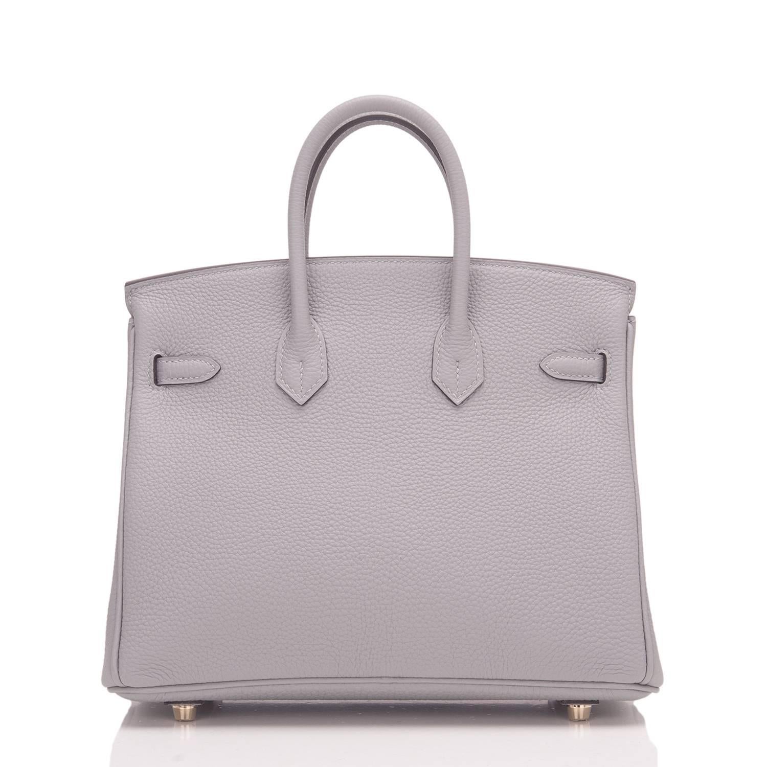 Hermes Gris Mouette Togo Birkin 25cm Gold Hardware In New Condition For Sale In New York, NY