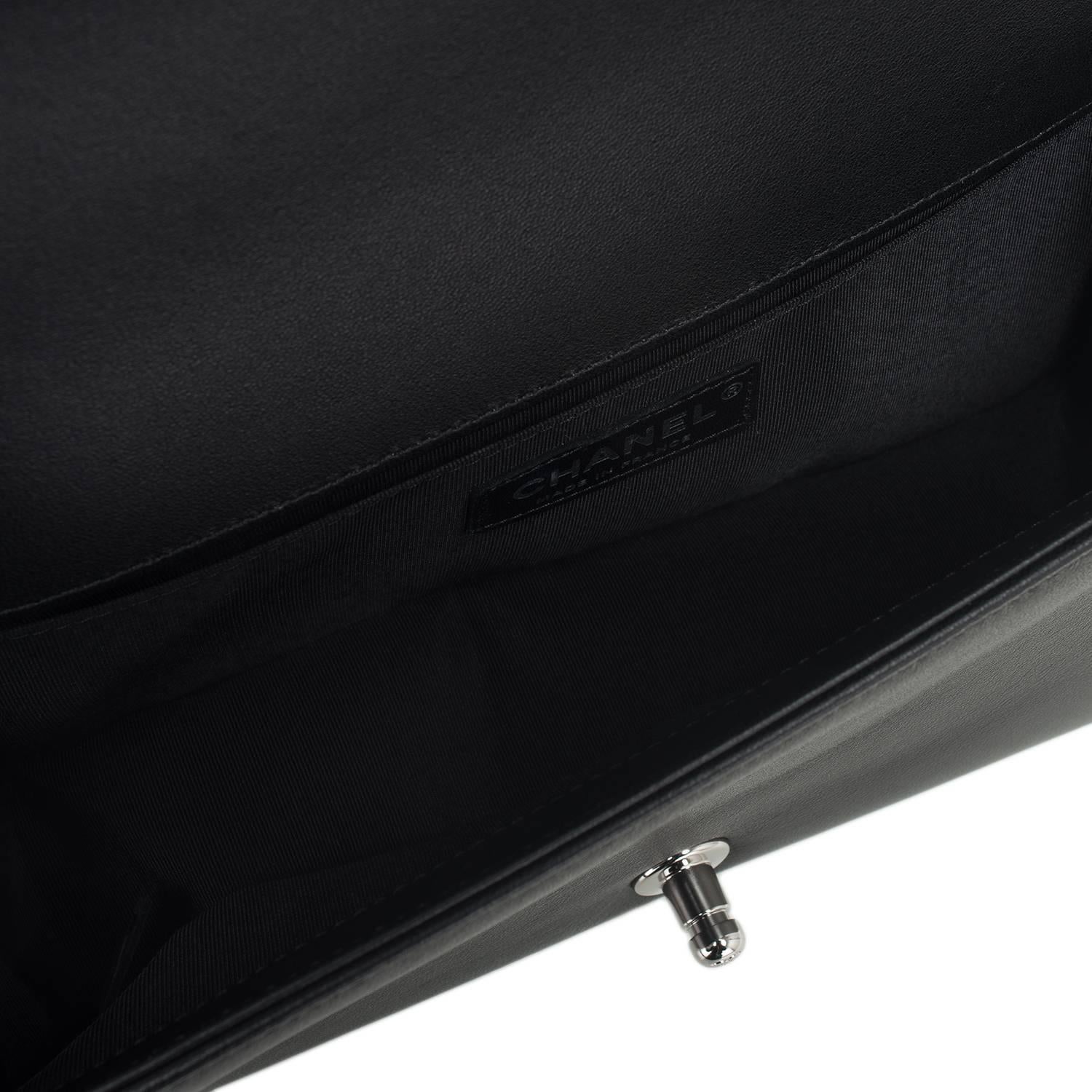 Women's Chanel Black Chevron Iridescent PVC Medium Boy Bag For Sale