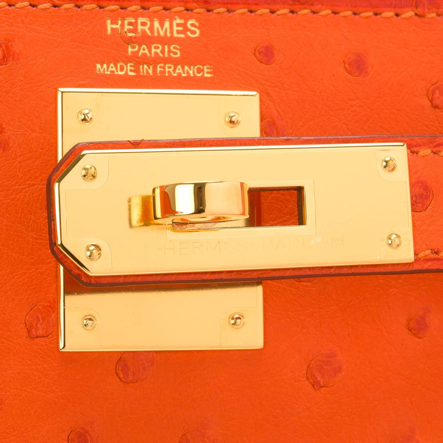 Women's Hermes 28cm Gold Hardware Tangerine Ostrich Sellier Kelly Bag For Sale