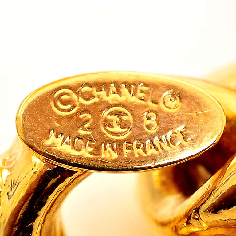 Women's Chanel Vintage Goldtone Oversize Jumbo Icon Charm Belt / Necklace For Sale