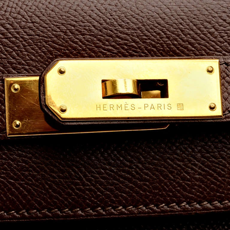 Hermes Chocolat Courchevel Kelly 32cm Gold Hardware (Preowned) 2