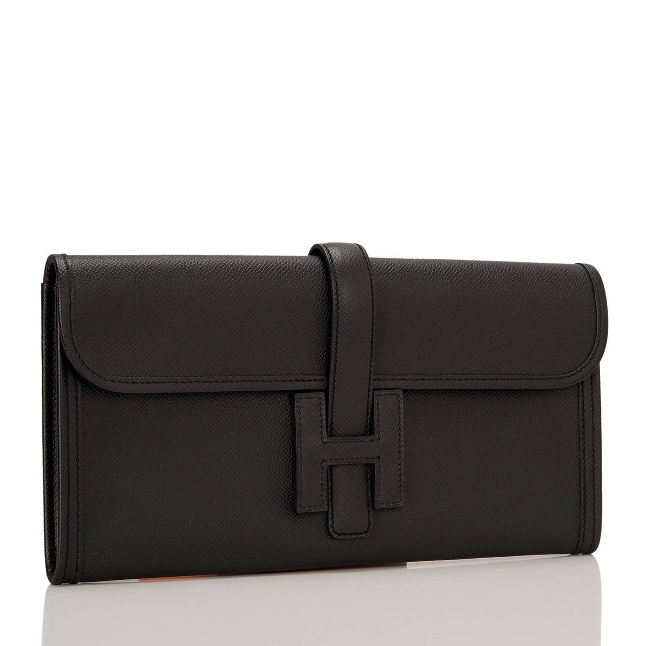 Hermes Black epsom leather Jige Elan clutch 29cm

This style features tonal stitching and front 