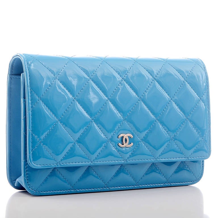 Chanel Turquoise Blue Patent Wallet On Chain (WOC) In New Condition In New York, NY