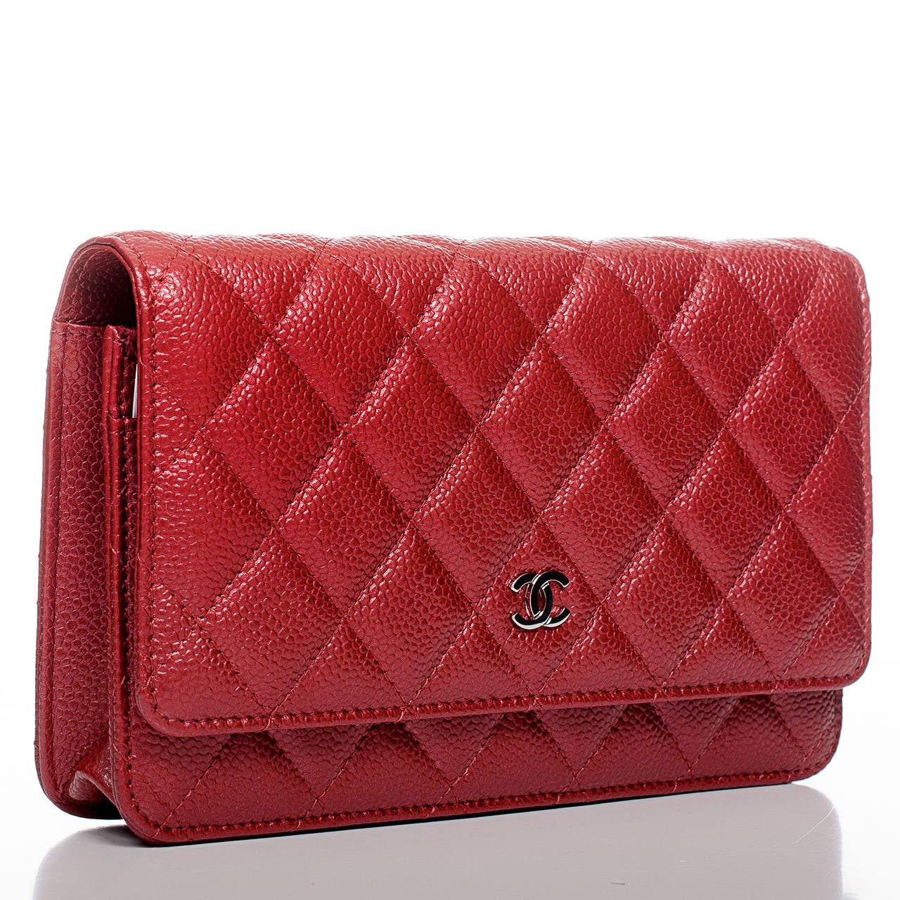 Chanel Dunkelrosa Klassische gesteppte glasierte Kaviar-Brieftasche an Kette (WOC)