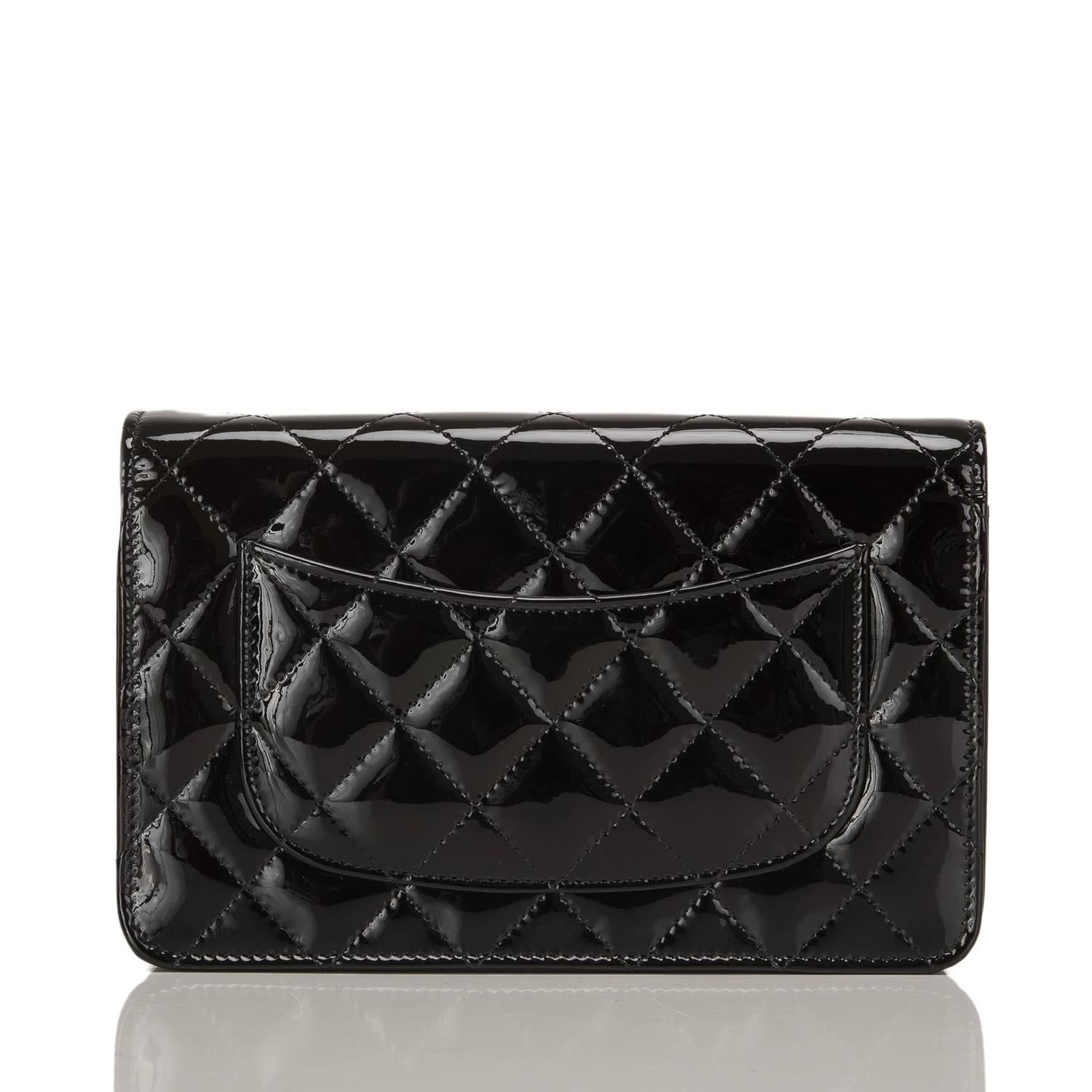 Chanel Black Classic Quilted Patent Wallet On Chain (WOC) In New Condition In New York, NY