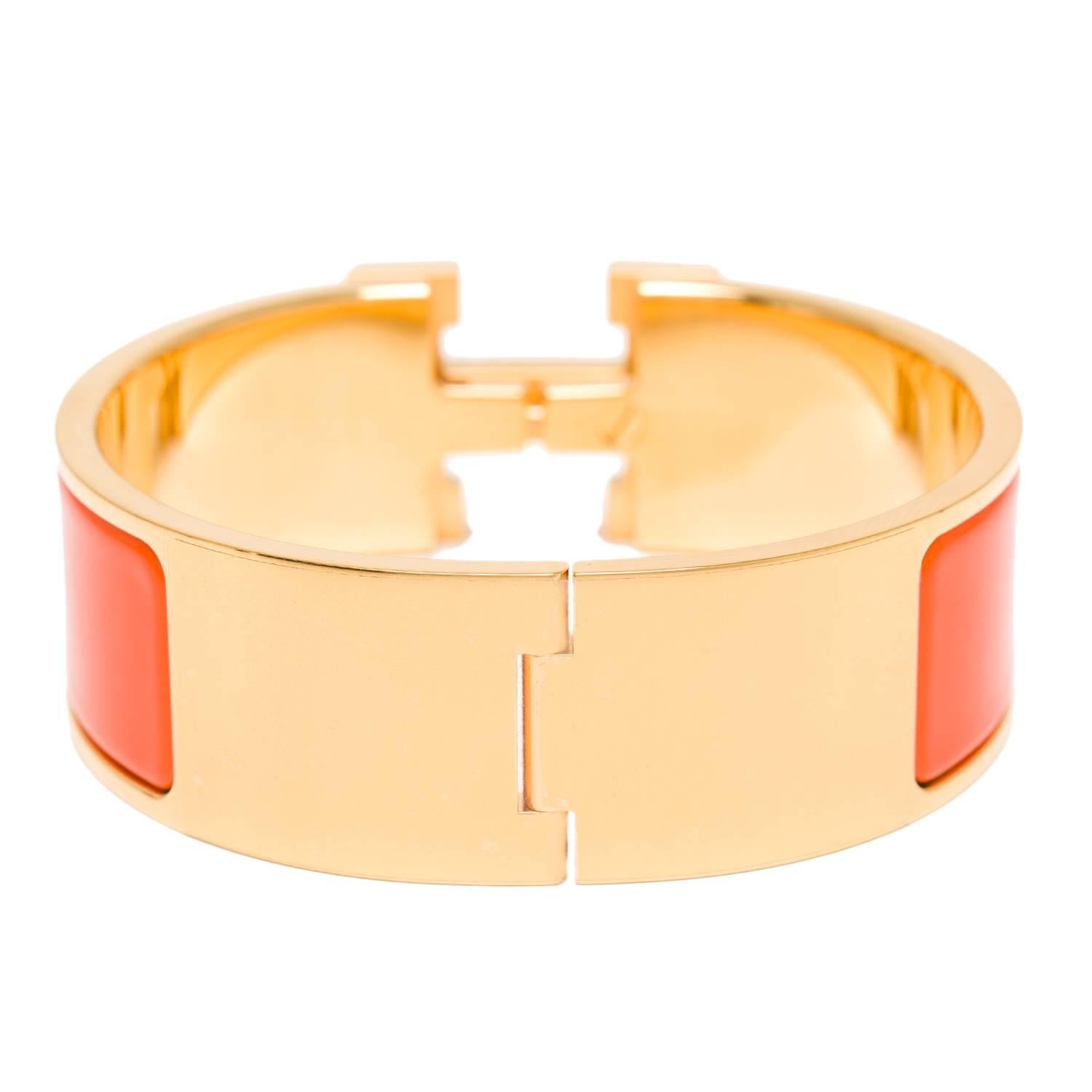 Hermes Clic Clac H Orange Wide Enamel Bracelet PM In New Condition In New York, NY