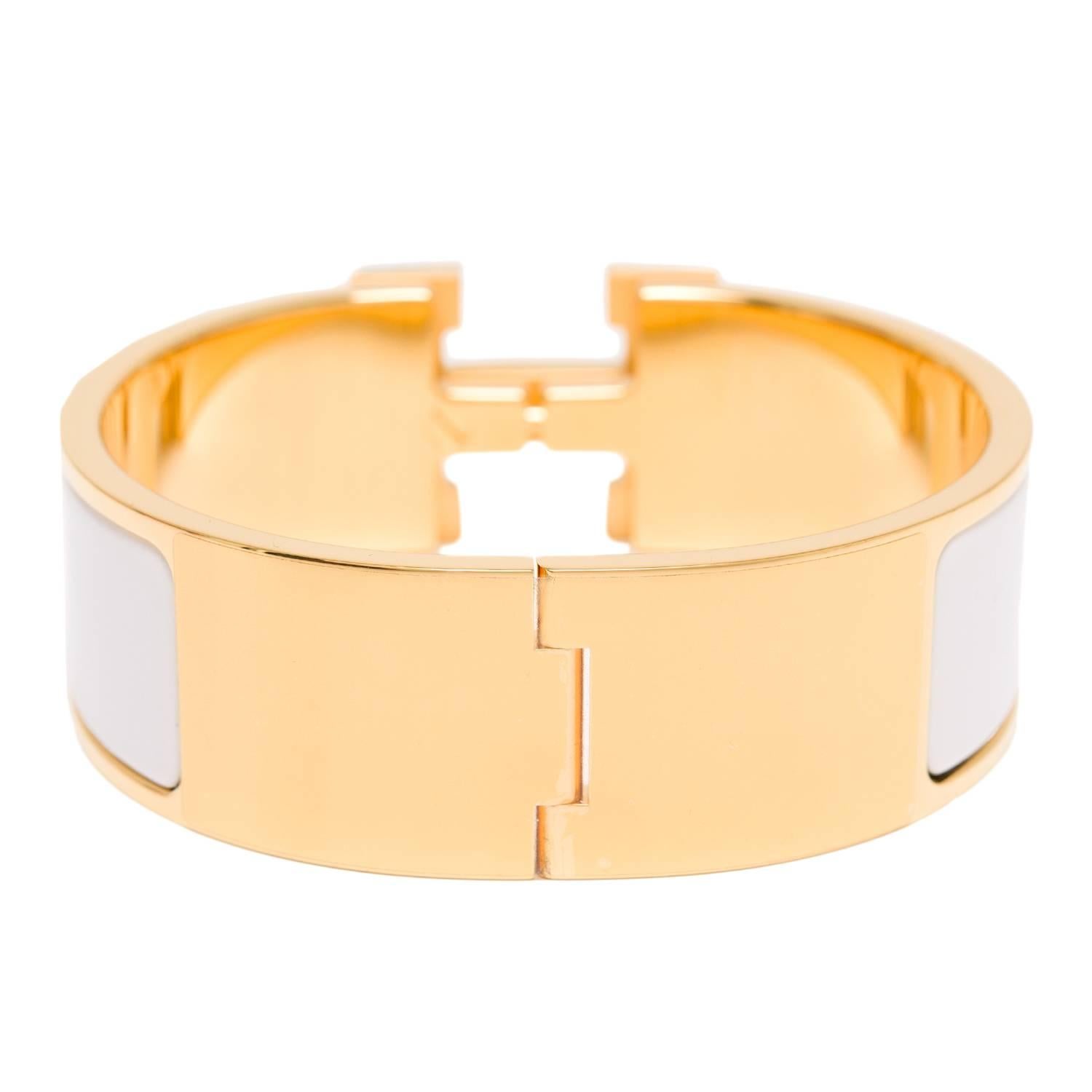 Hermes Clic Clac H White Wide Enamel Bracelet PM In New Condition In New York, NY