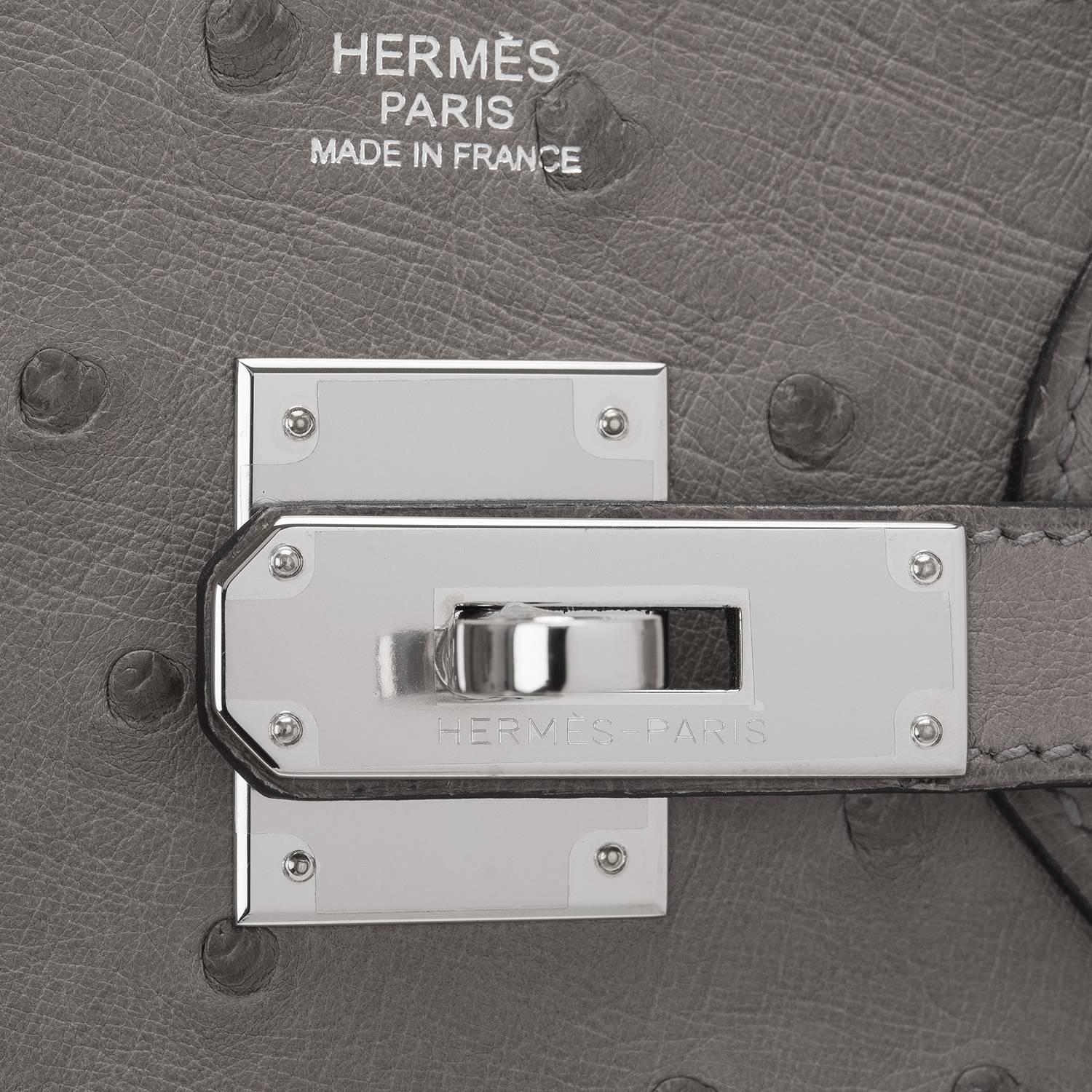 Hermes 30cm Palladium Hardware Gris Tourterelle Ostrich Birkin Bag In New Condition For Sale In New York, NY