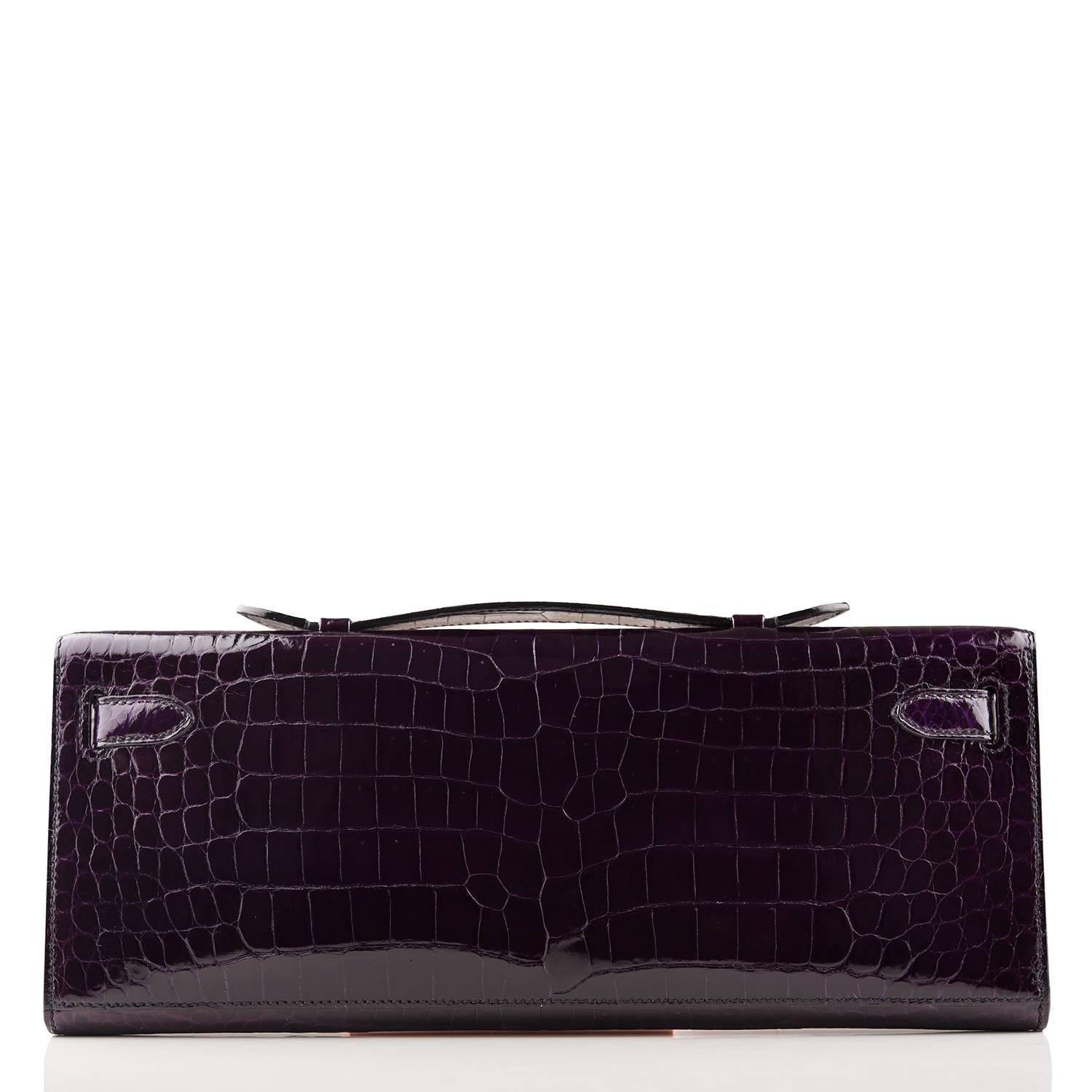 Hermes Aubergine Shiny Porosus Crocodile Kelly Cut In New Condition For Sale In New York, NY