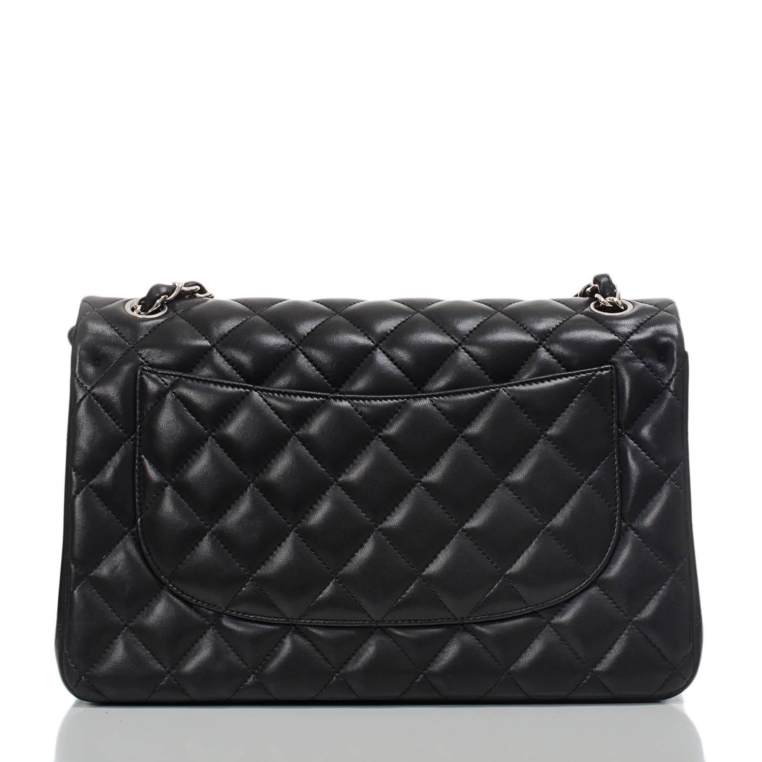 Chanel Black Quilted Lambskin Jumbo Classic Double Flap Bag In New Condition In New York, NY