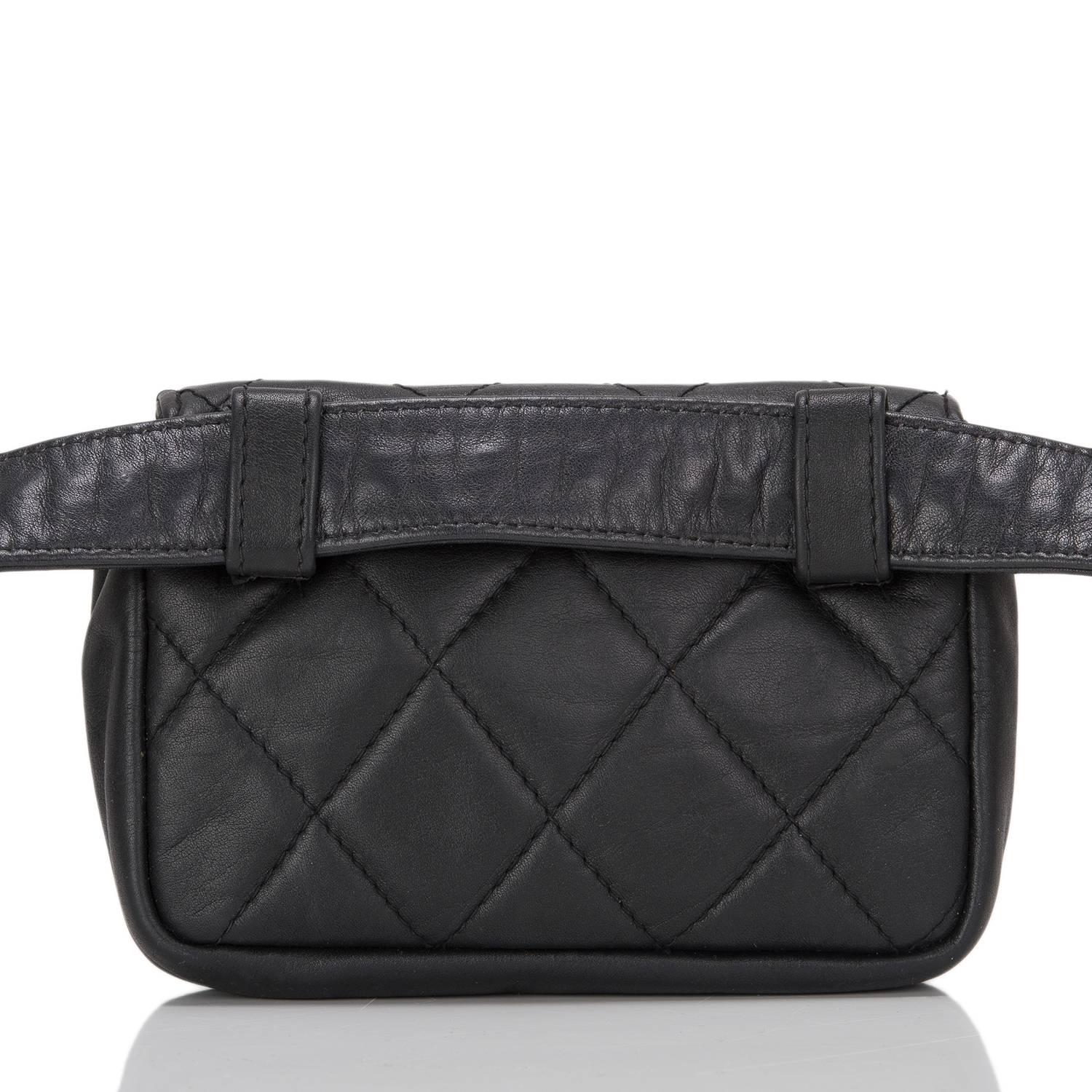 Chanel Vintage Black Quilted Lambskin Iconic Chained Fanny Pack In Good Condition In New York, NY