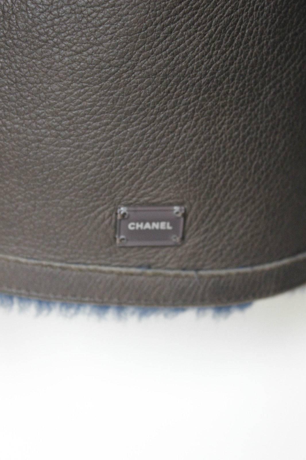 CHANEL 2004 Brown Leather Navy Shearling Lambskin Jacket F 38 UK 10 In Excellent Condition In London, GB