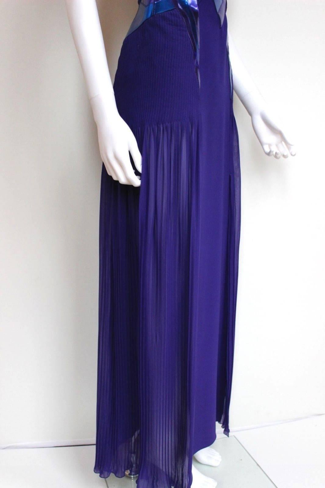 Versace Ladies Purple Blue Leather FW 2010 Catwalk Gown Dress 38 uk 6   In Excellent Condition For Sale In London, GB