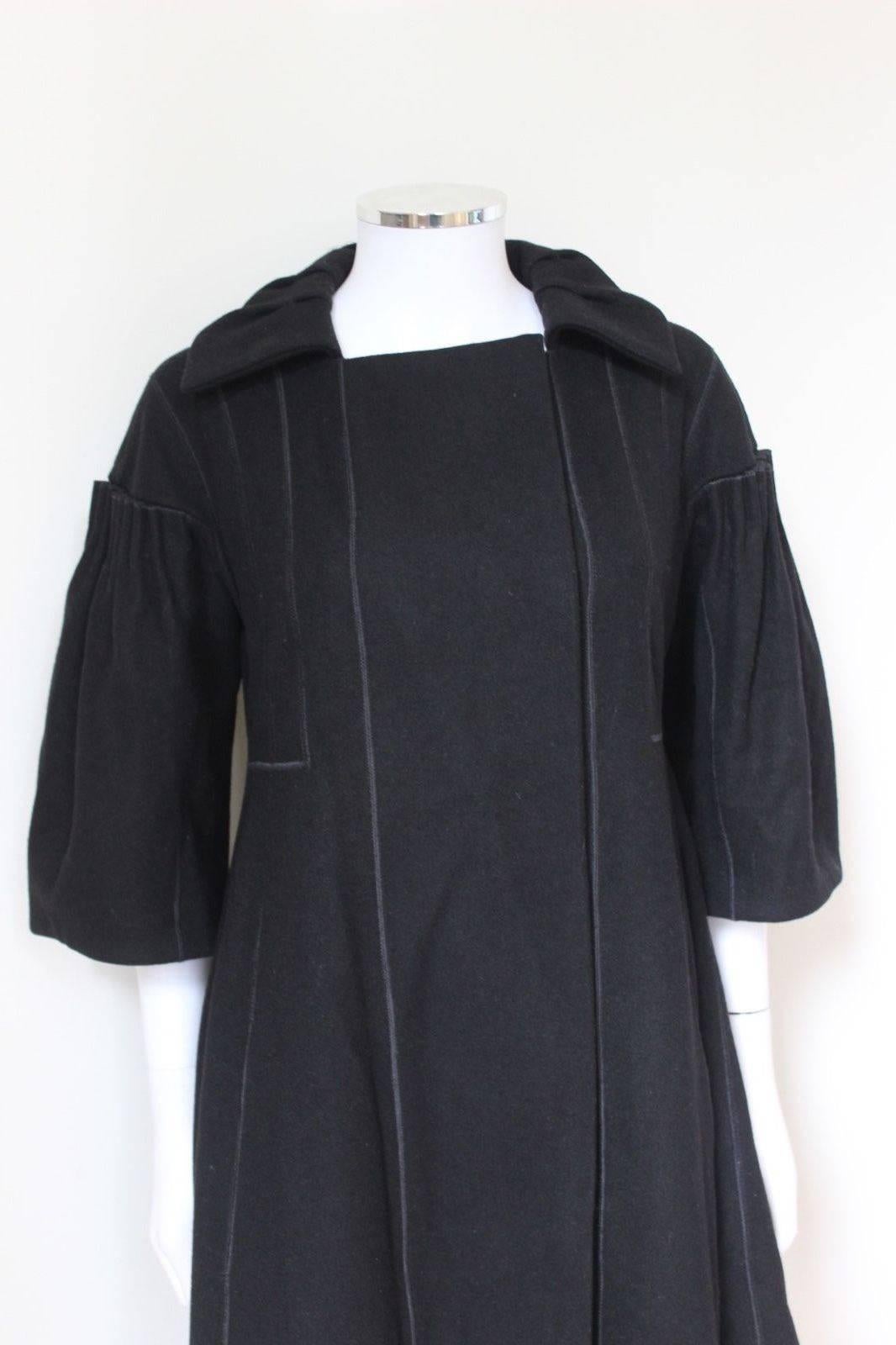 Louis Vuitton Black Pleated Trim Swing Coat F38 Uk 10   In Excellent Condition For Sale In London, GB